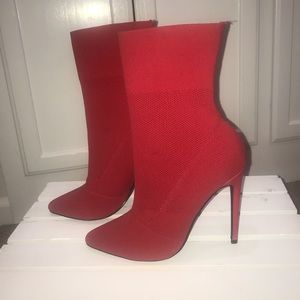 🔥 Steve Madden slip on red stiletto boots! 🔥
